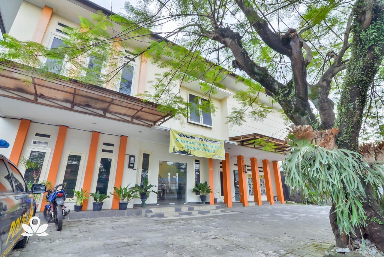 Zen Basic Gor Cikutra Wisma tamu